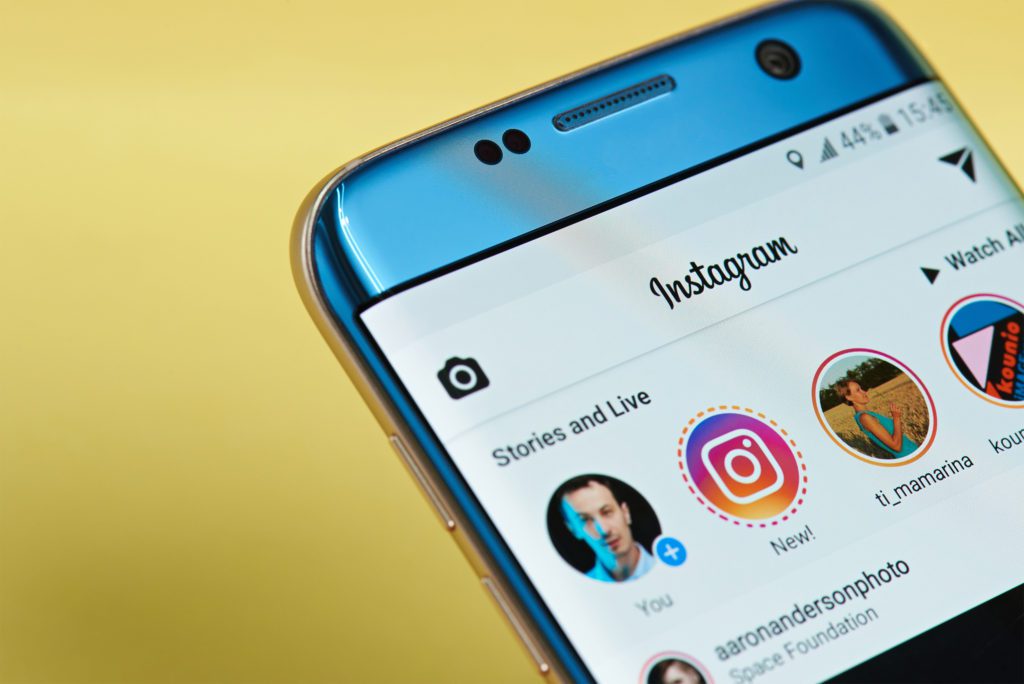 Only followers can see instagram stories